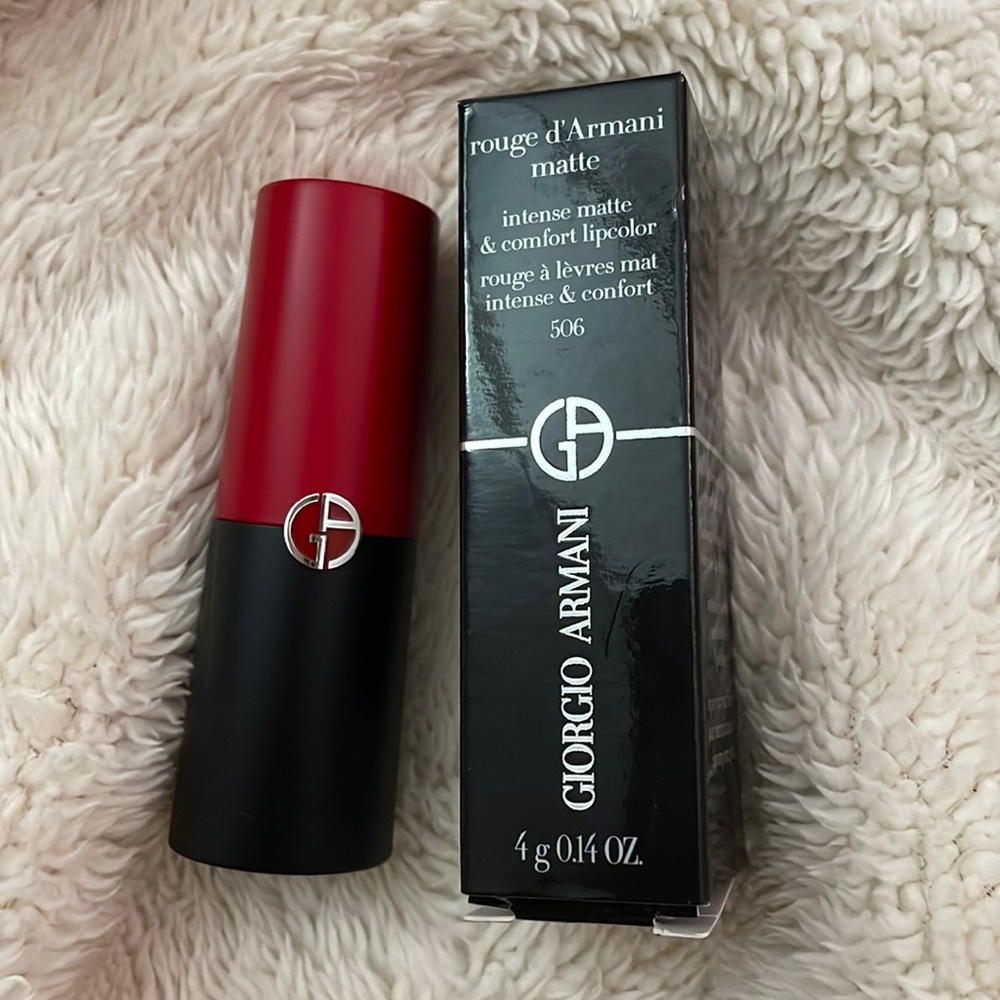 ❤️Brand new Gorgio Armani rouge d'Armani matte❤️